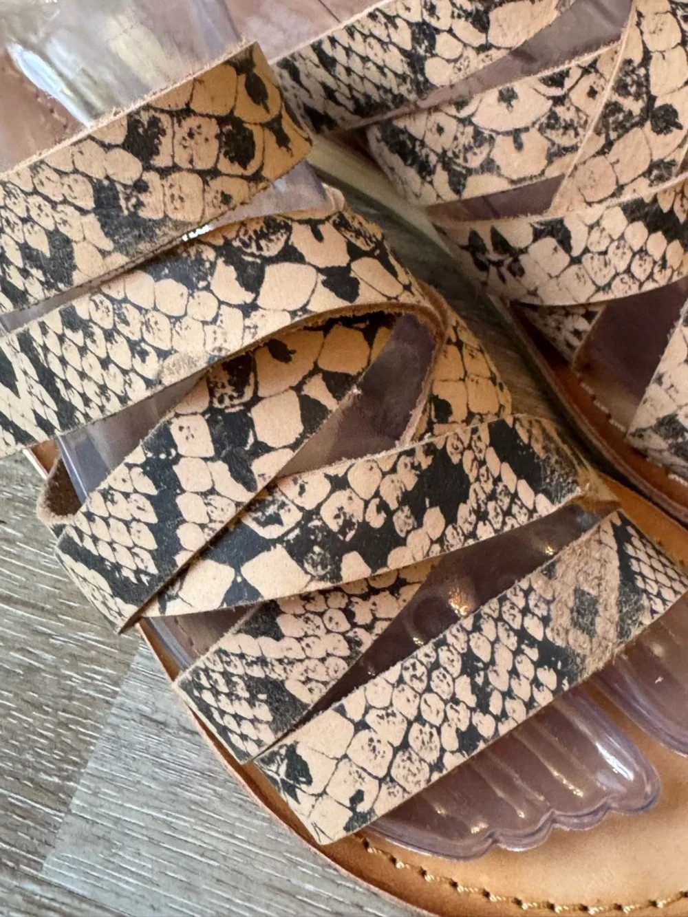 COCONUTS BY MATISSE LADYLIKE SANDALS IN TAN SNAKE SIZE 7M - Picture 3 of 9